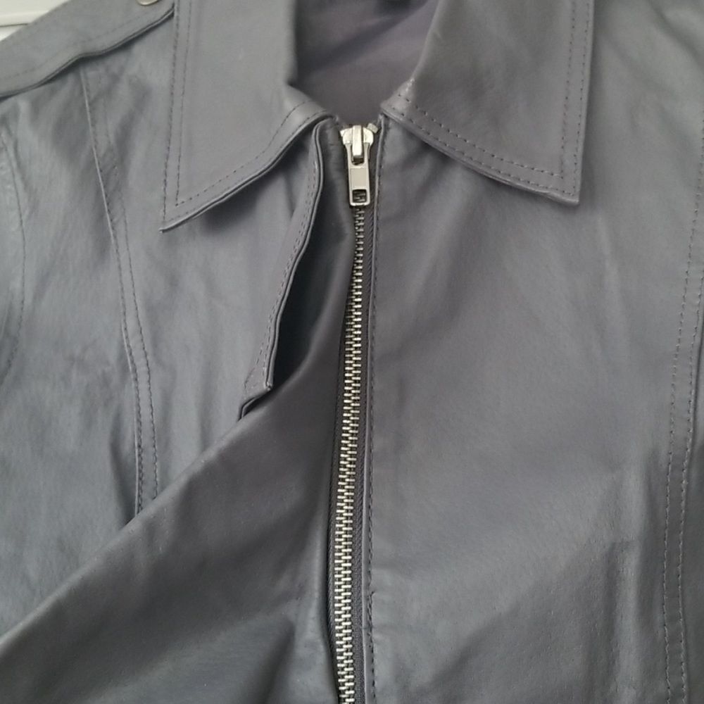 Genuine Leather Motorcycle Jacket, size 6 - Picture 7 of 11